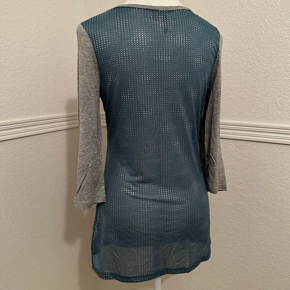 BKE Turquoise & Grey Foil 3/4 Sleeve Top ✨